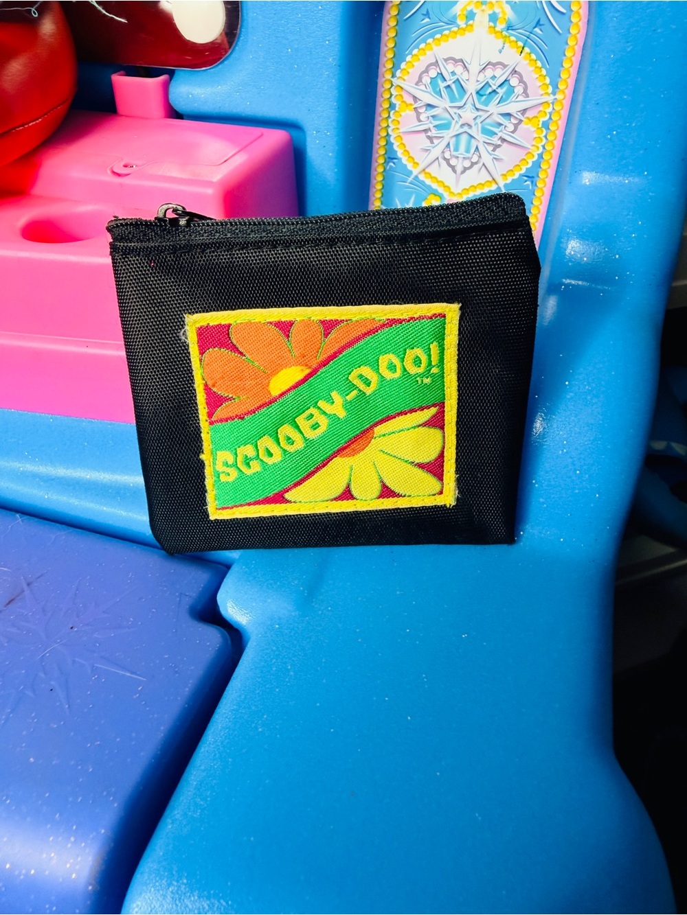 1999 Scooby-Doo Black Zip Wallet with Colorful Patch
